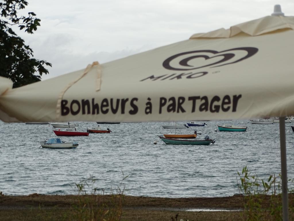 Hotel Restaurant Du Commerce La Gouesnière Exteriör bild